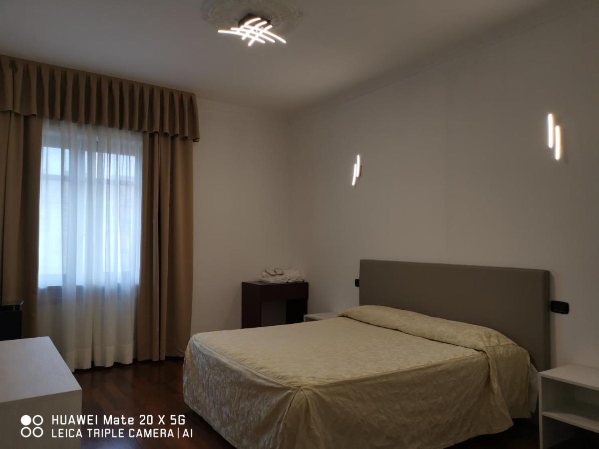 Guesthouse Central Station Group - Via Sammartini 15 Milan Extérieur photo