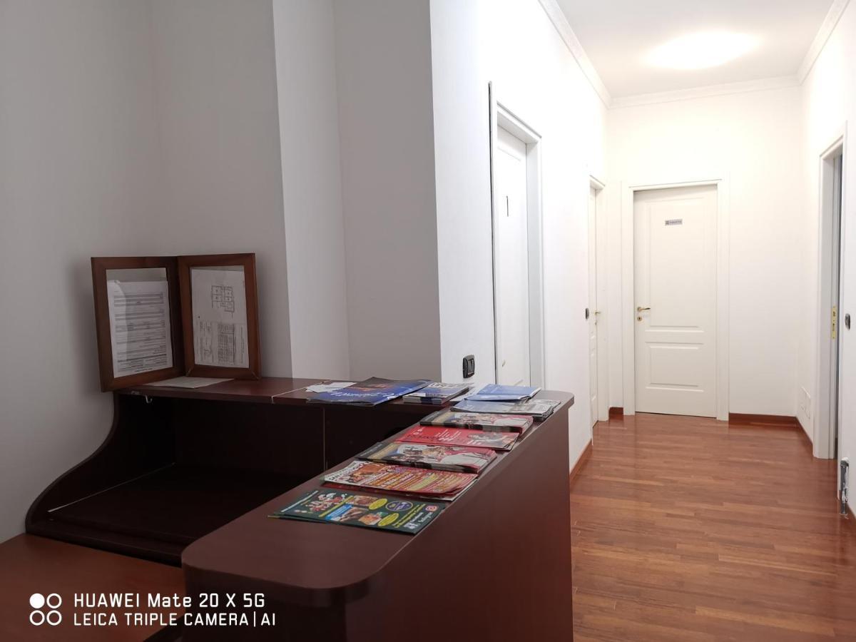 Guesthouse Central Station Group - Via Sammartini 15 Milan Extérieur photo