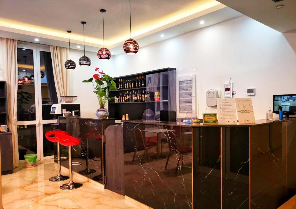 Guesthouse Central Station Group - Via Sammartini 15 Milan Extérieur photo