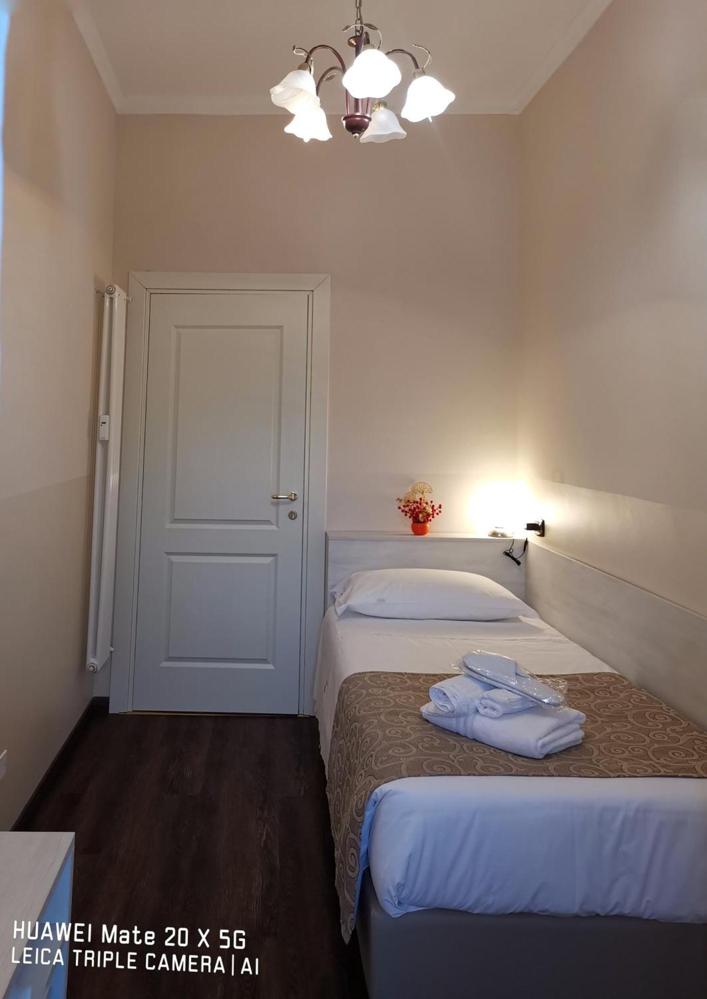 Guesthouse Central Station Group - Via Sammartini 15 Milan Extérieur photo