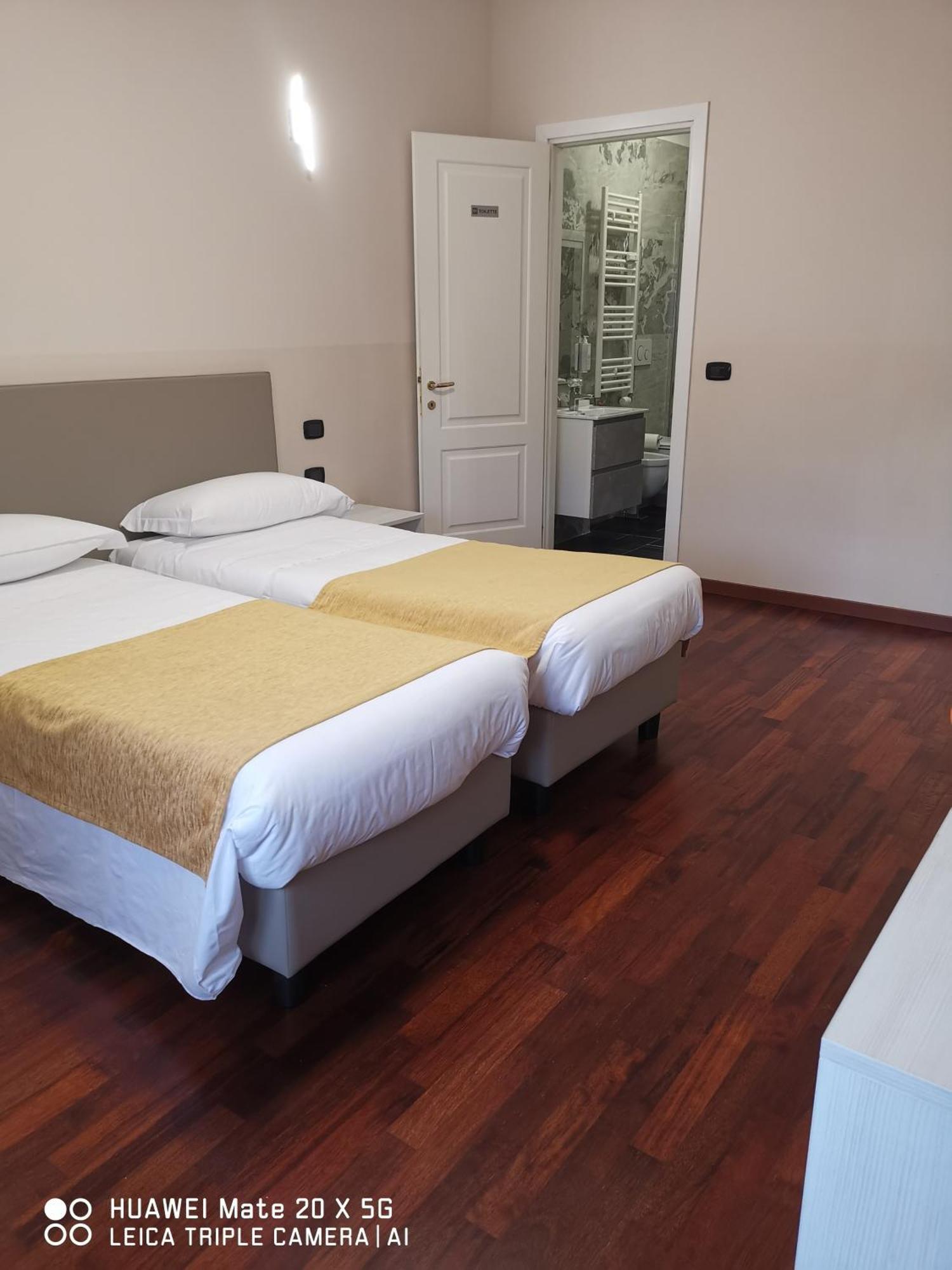 Guesthouse Central Station Group - Via Sammartini 15 Milan Extérieur photo